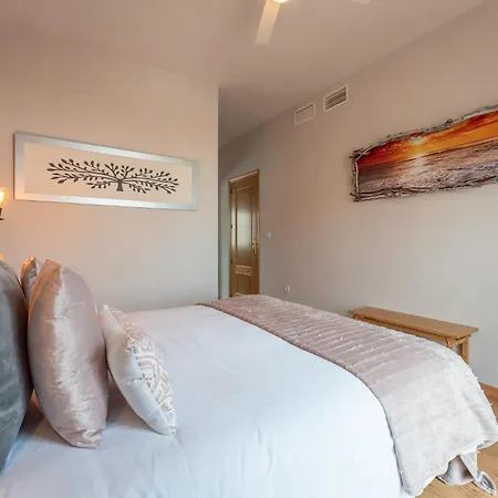 Hotel Con Piscina, Hogar De Zoe